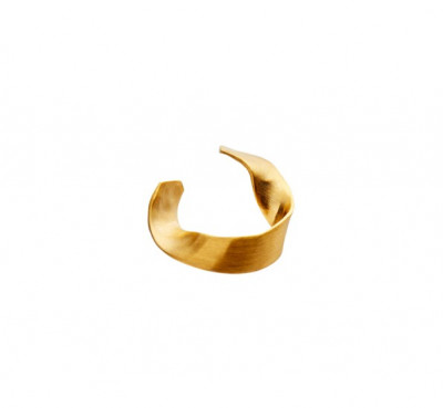 Stine A - Twisted hammered ear cuff gold